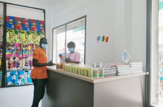 用心澆灌 締造服裝輔料王國(guó) 海外塞內(nèi)加爾蠟布/連片店鋪正式開業(yè)