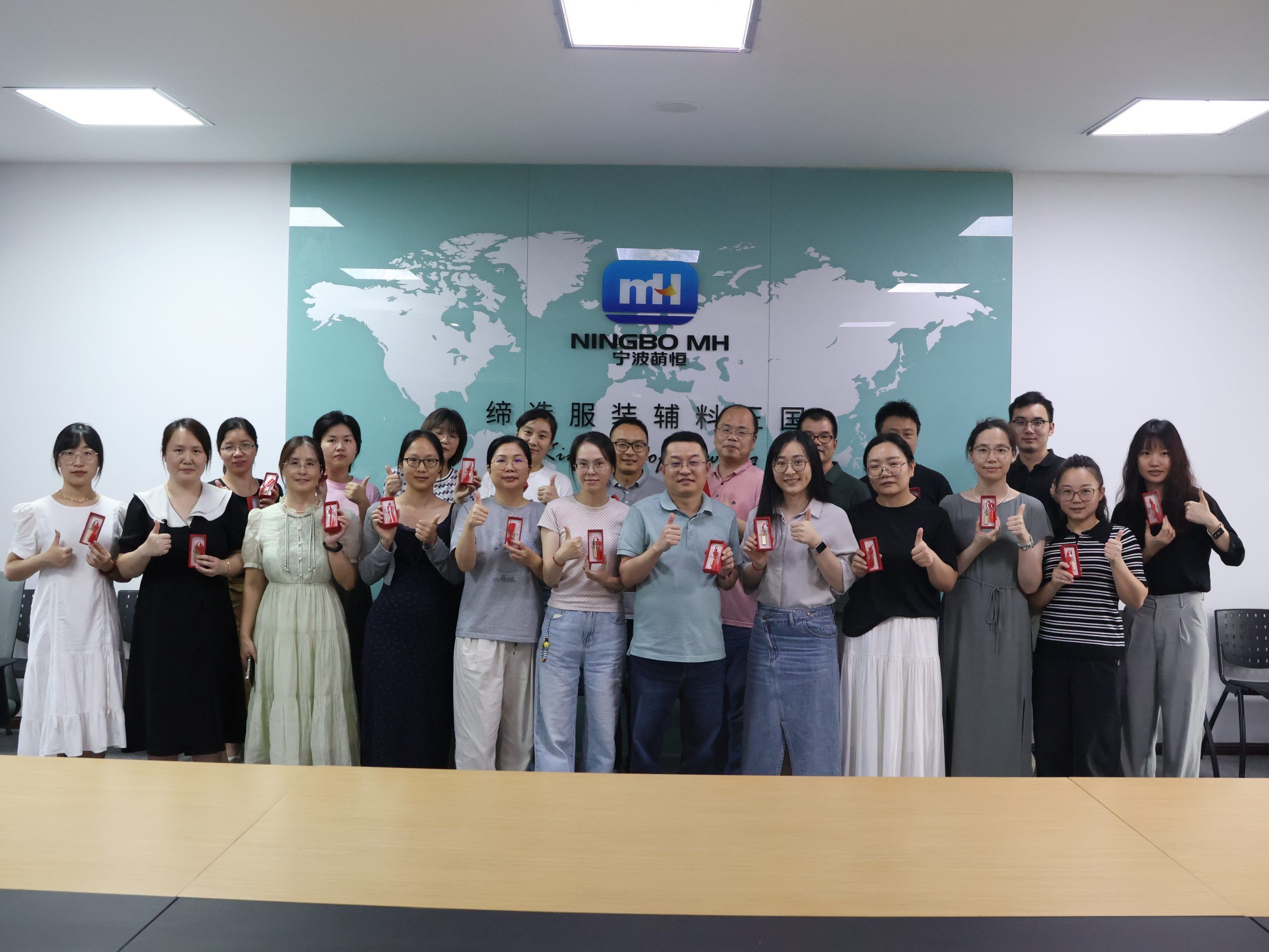 師者匠心 燭照未來 | 國貿舉辦內訓師香薰蠟燭DIY活動