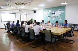 鄞州區(qū)商務(wù)局領(lǐng)導(dǎo)蒞臨國(guó)貿(mào)走訪調(diào)研