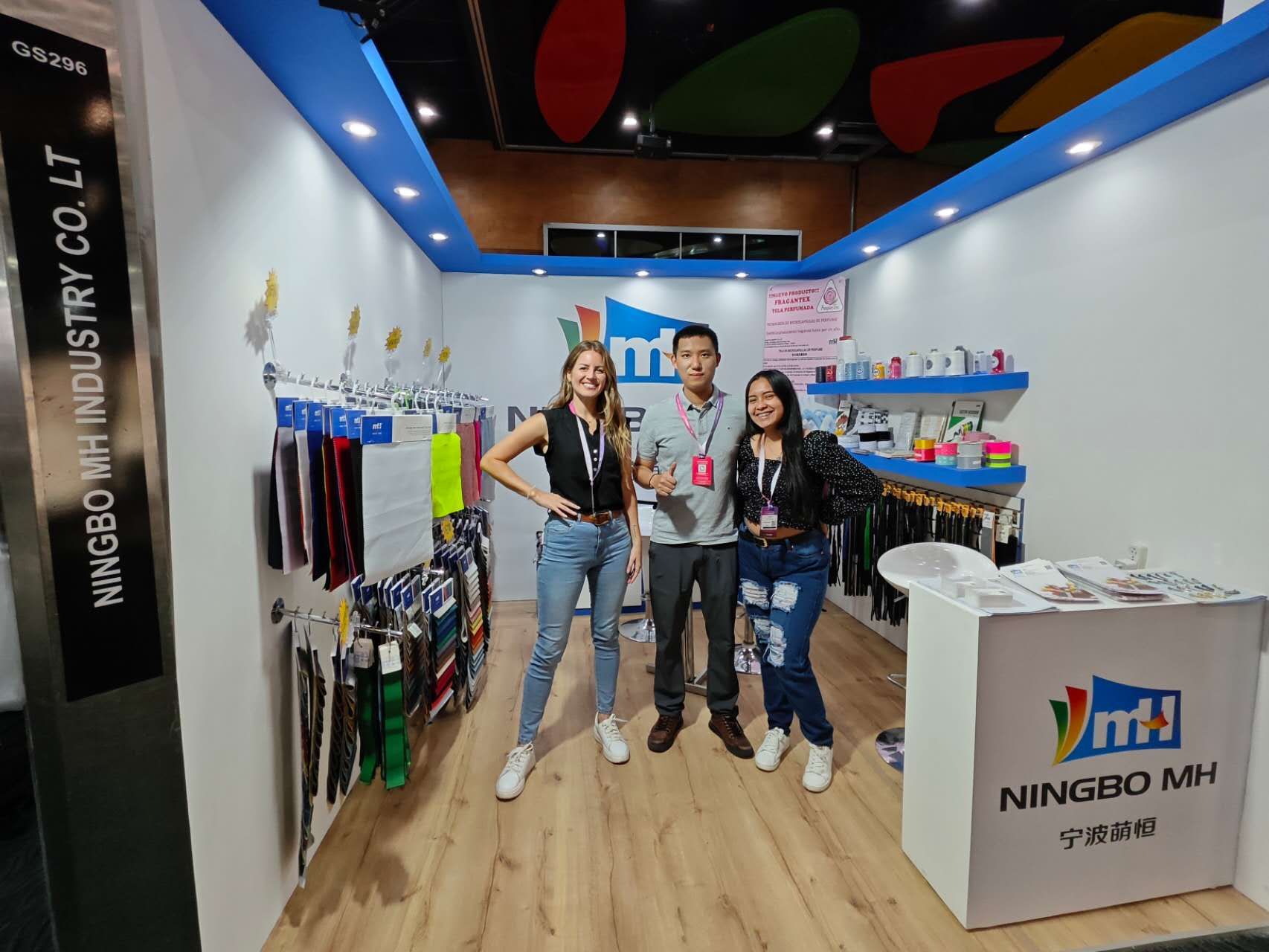 高舉新年出海拓市第一棒 | 萌恒參加2024哥倫比亞紡織面料服裝展